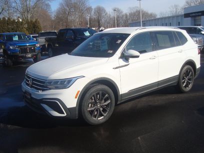 Used 2024 Volkswagen Tiguan SE