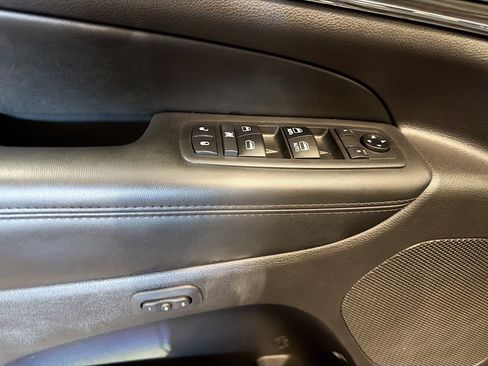 Used 2019 Jeep Grand Cherokee Limited AWD/4WD image 15