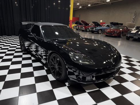 Used 2013 Chevrolet Corvette Convertible image 11