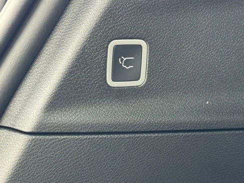 New 2026 Chrysler Pacifica Select FWD image 37