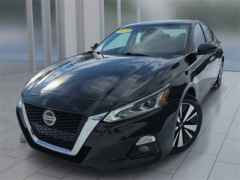 Certified 2019 Nissan Altima 2.5 SV image 1