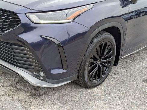 Certified 2023 Toyota Highlander XSE image 9