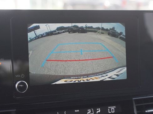 Used 2026 Toyota Sienna LE AWD/4WD image 23