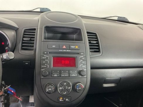 Used 2013 Kia Soul image 17