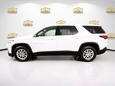 Used 2023 Chevrolet Traverse LS FWD image 5
