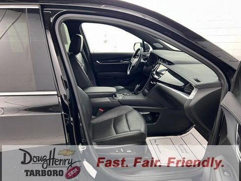 Used 2025 Cadillac XT6 Premium Luxury image 47