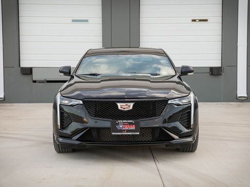 Used 2020 Cadillac CT4 V w/ Climate Package image 3