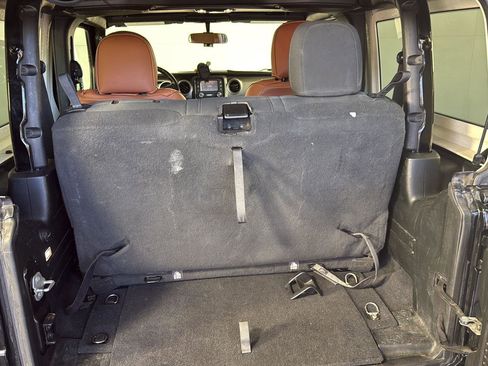 Used 2020 Jeep Wrangler Sport image 7