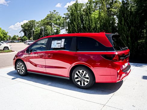 New 2026 Honda Odyssey EX-L image 7