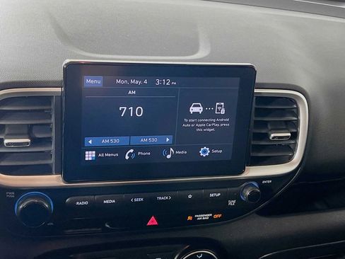 Used 2025 Hyundai Venue SE FWD image 14
