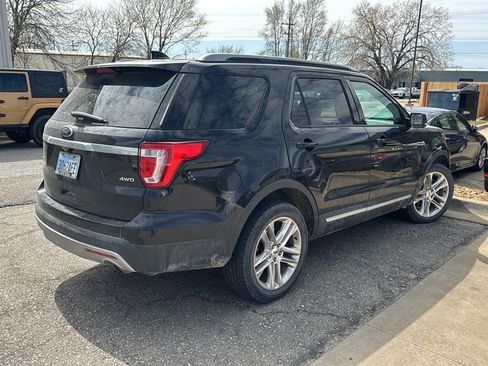 Used 2017 Ford Explorer XLT w/ Equipment Group 202A image 3