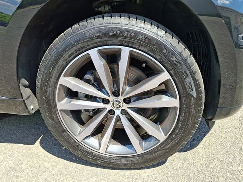 Used 2025 Jaguar F-PACE R-Dynamic S image 12