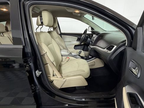 Used 2017 Dodge Journey SXT w/ Comfort/Convenience Group image 5