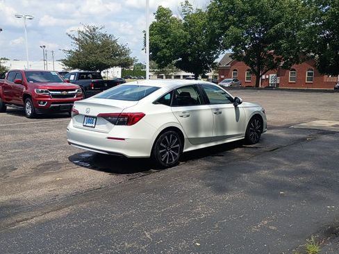 Used 2024 Honda Civic EX image 3