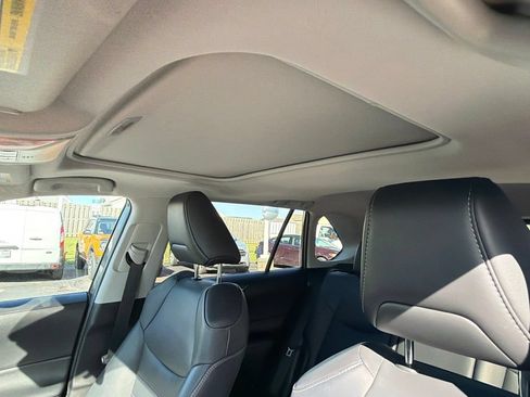 Used 2019 Toyota RAV4 XLE Premium w/ Cold Weather Package AWD/4WD image 30