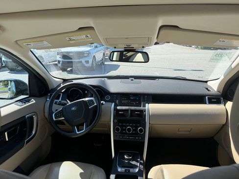 Used 2017 Land Rover Discovery Sport HSE AWD/4WD image 3