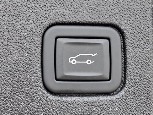 Used 2024 Chevrolet Equinox RS w/ RS Leather Package image 28