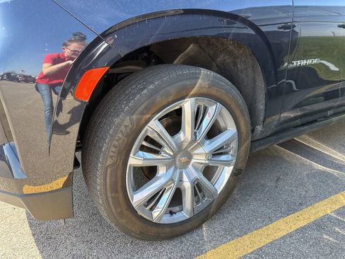 Used 2022 Chevrolet Tahoe High Country w/ Premium Package 2 AWD/4WD image 14