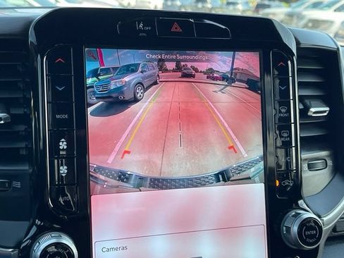 Used 2025 RAM 1500 Laramie AWD/4WD image 23