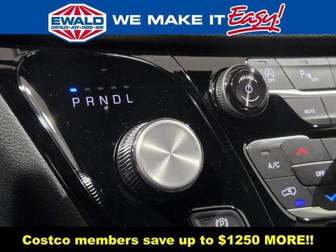 New 2026 Chrysler Pacifica Select FWD image 6