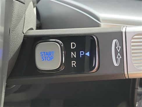 New 2026 Hyundai Ioniq 9 SE image 8