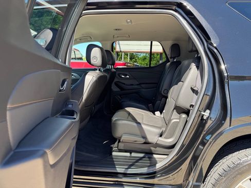 Used 2019 Chevrolet Traverse Premier w/ Driver Confidence II Package FWD image 19