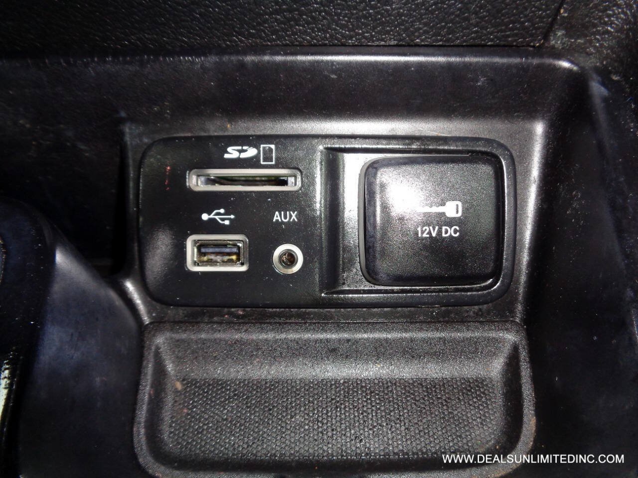 Used 2017 Jeep Cherokee Limited AWD/4WD image 16