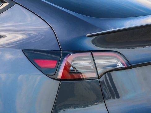 Used 2022 Tesla Model Y Performance image 10