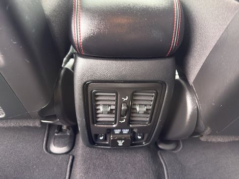 Used 2024 Dodge Durango GT image 33