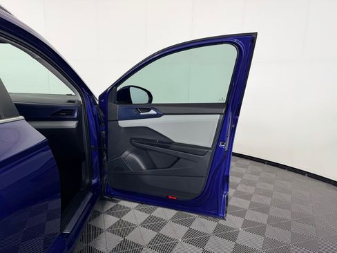 Used 2023 Volkswagen Taos SE image 33