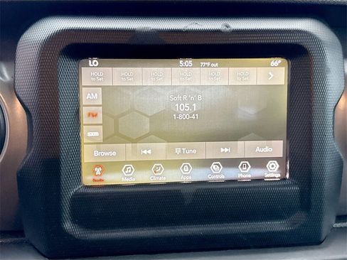 Used 2021 Jeep Gladiator Sport image 16