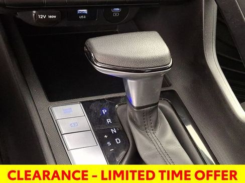 Certified 2024 Hyundai Elantra SEL image 17