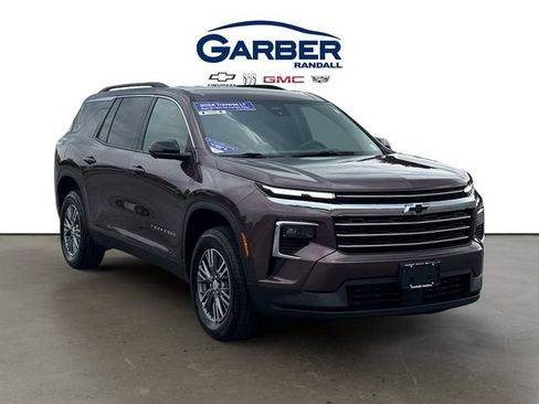 Used 2024 Chevrolet Traverse LT AWD/4WD image 7