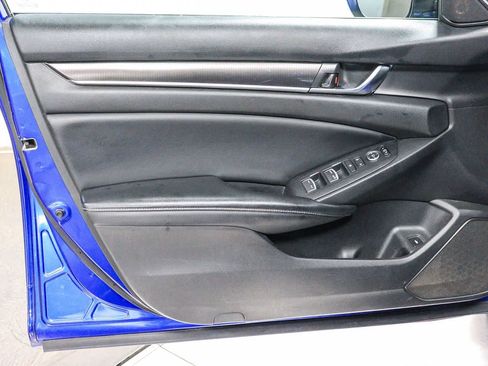 Used 2018 Honda Accord Sport image 22