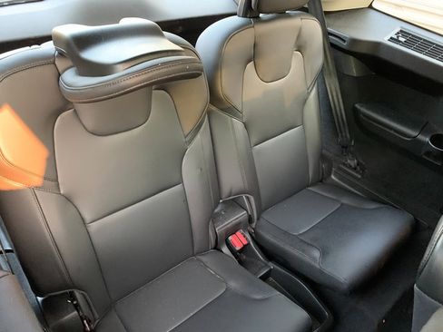 Used 2022 Volvo XC90 T5 Momentum w/ Climate Package AWD/4WD image 15