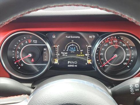 Used 2022 Jeep Wrangler Unlimited Rubicon w/ LED Lighting Group AWD/4WD image 11