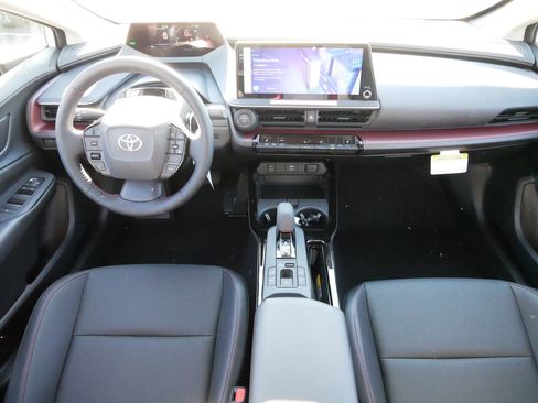 Certified 2026 Toyota Prius Plug-In Hybrid image 10