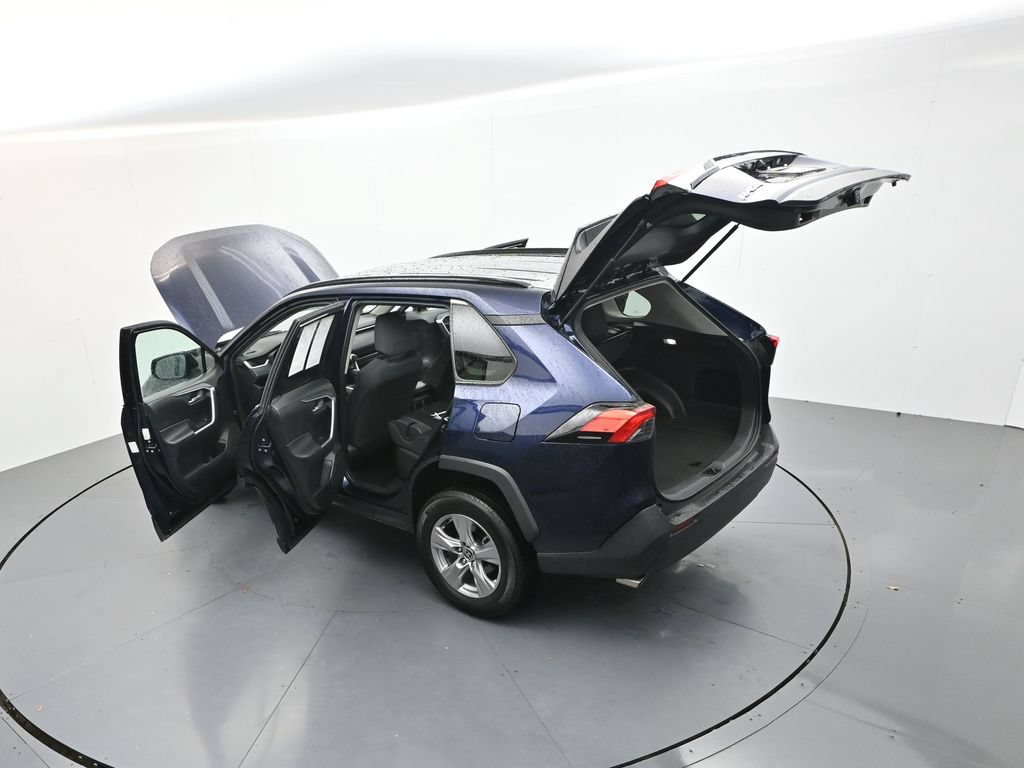 Used 2025 Toyota RAV4 XLE FWD image 44