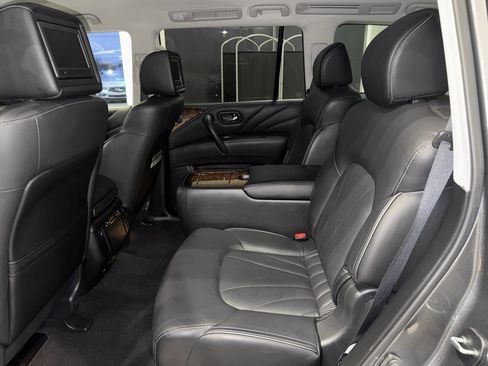 Used 2017 INFINITI QX80 4WD w/ Deluxe Technology Package image 34