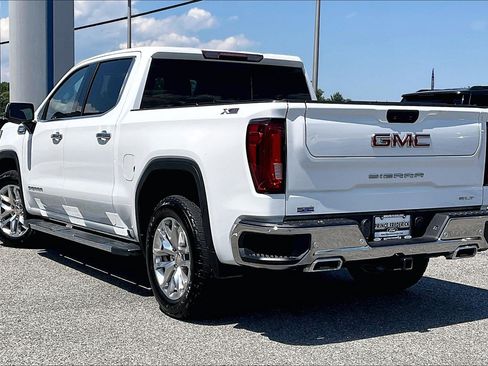 Used 2021 GMC Sierra 1500 SLT w/ SLT Premium Plus Package AWD/4WD image 11