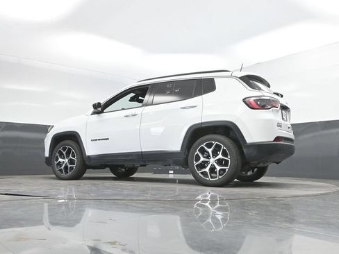 Used 2024 Jeep Compass Latitude AWD/4WD image 47