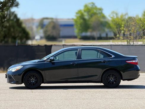 Used 2016 Toyota Camry LE FWD image 8
