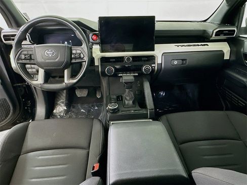 Used 2024 Toyota Tacoma TRD Off-Road image 16