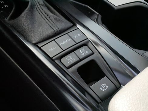 Certified 2025 Toyota Camry LE image 25