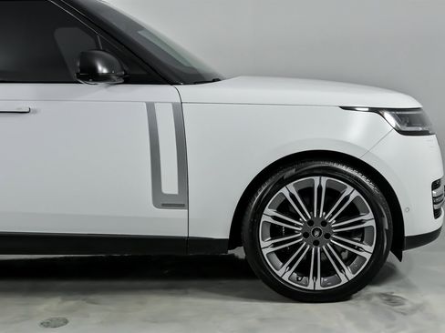 Used 2024 Land Rover Range Rover Long Wheelbase Autobiography image 15