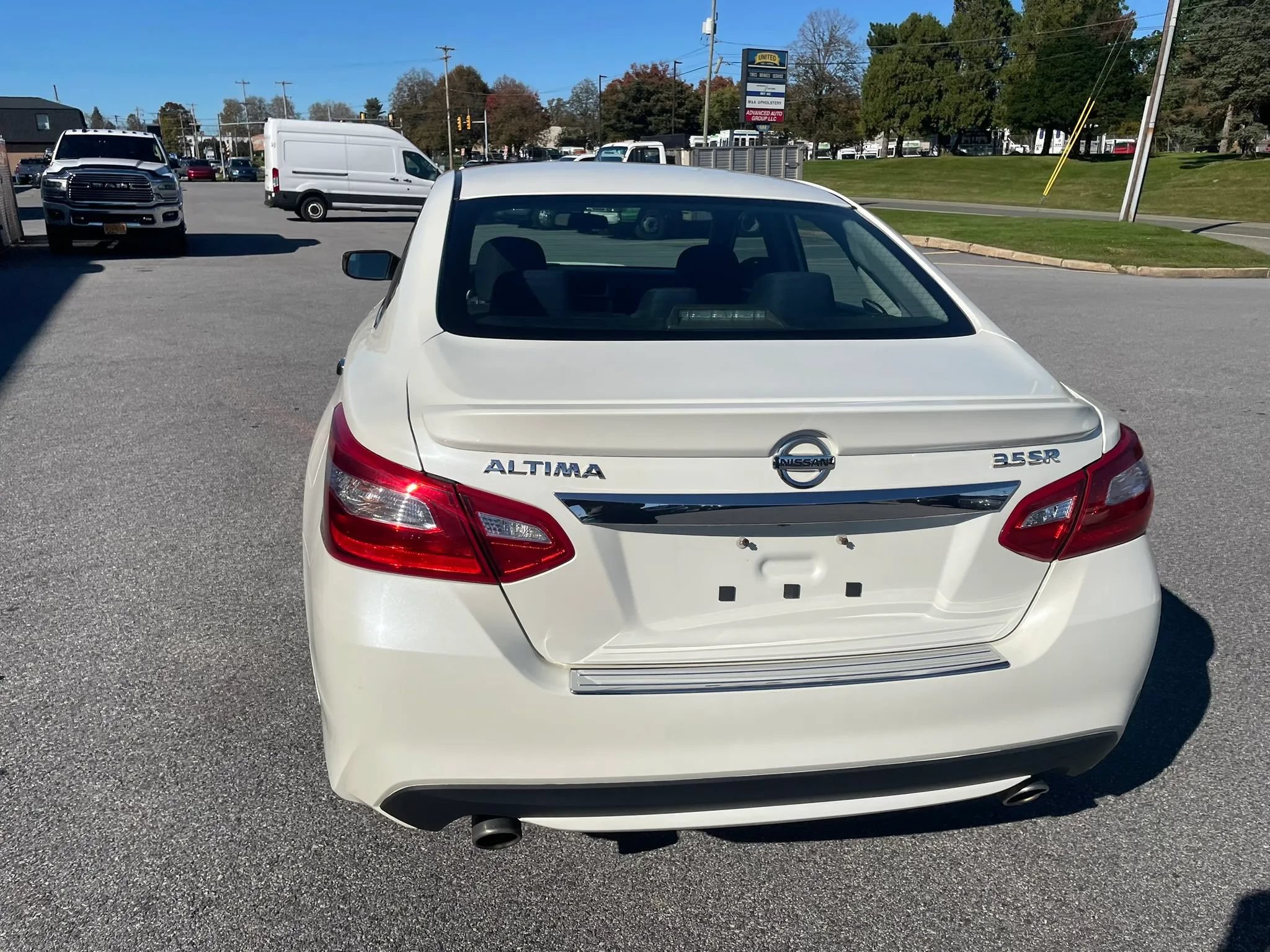 Used 2016 Nissan Altima 3.5 SR FWD image 18