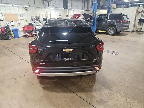 New 2026 Chevrolet Trax LT w/ Driver Confidence Package FWD image 5