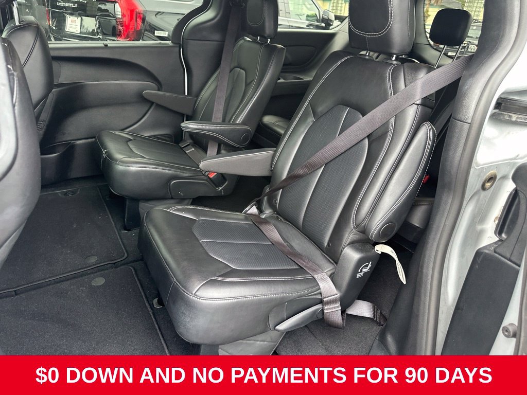 Used 2026 Chrysler Pacifica Select FWD image 5