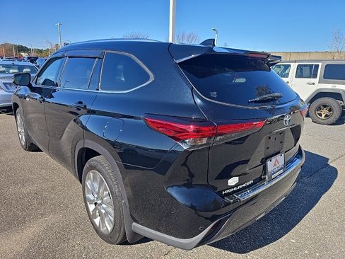 Certified 2021 Toyota Highlander Limited image 7