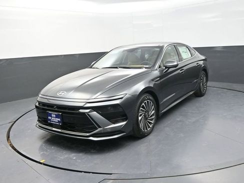 New 2026 Hyundai Sonata Limited FWD image 4